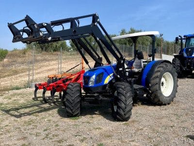 Images of New Holland T4040