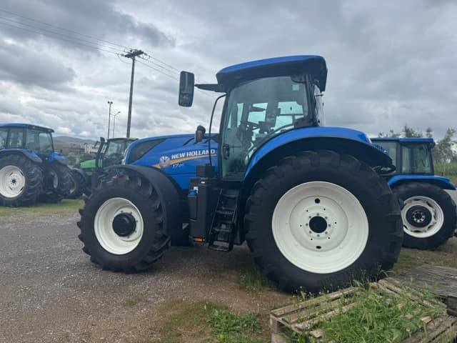 NEW HOLLAND T 7.210