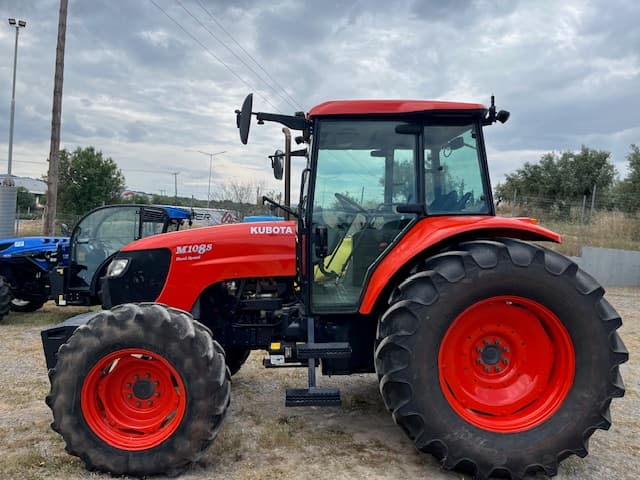 Images of KUBOTA M108.5