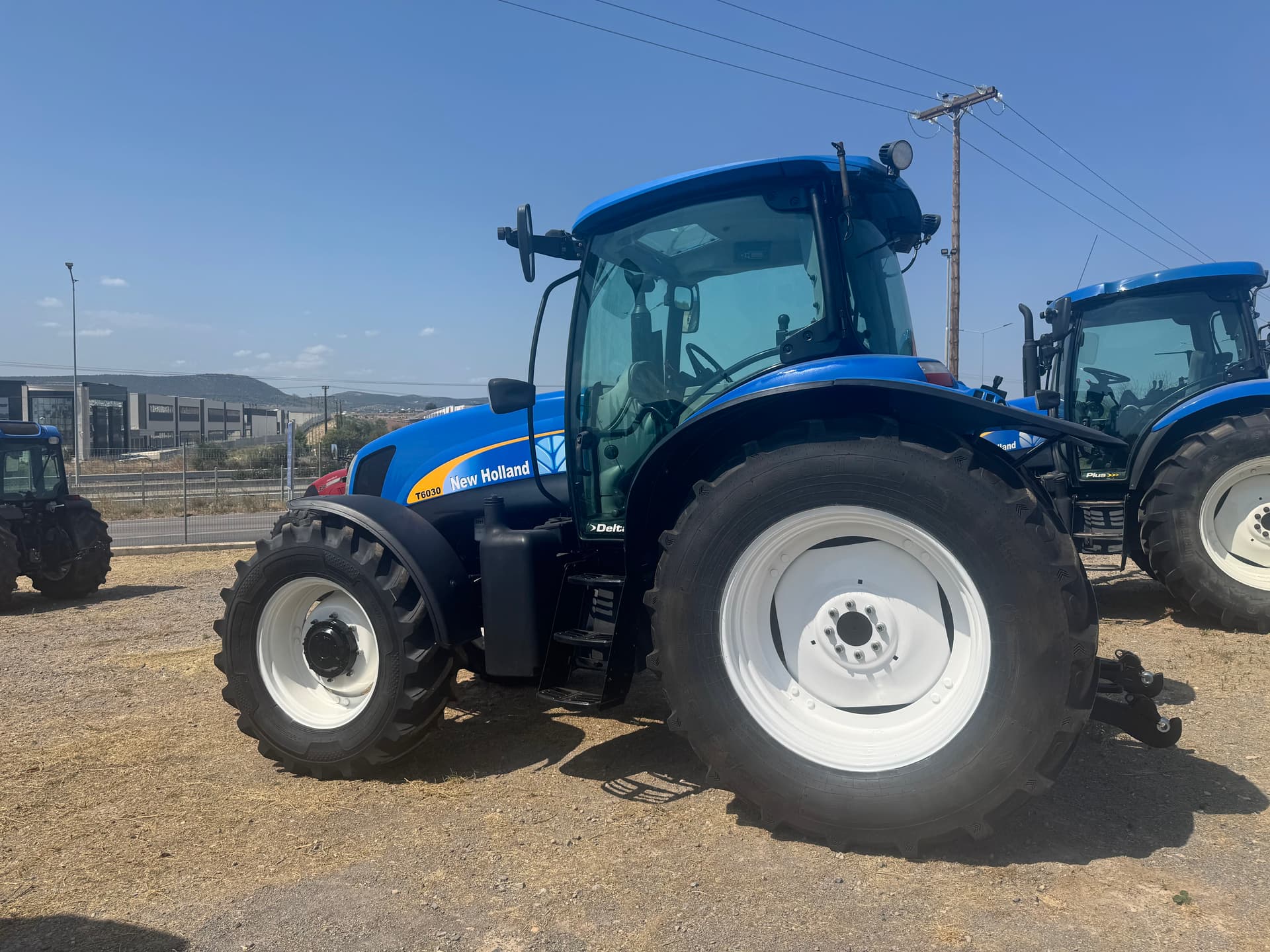 Images of NEW HOLLAND Τ6030