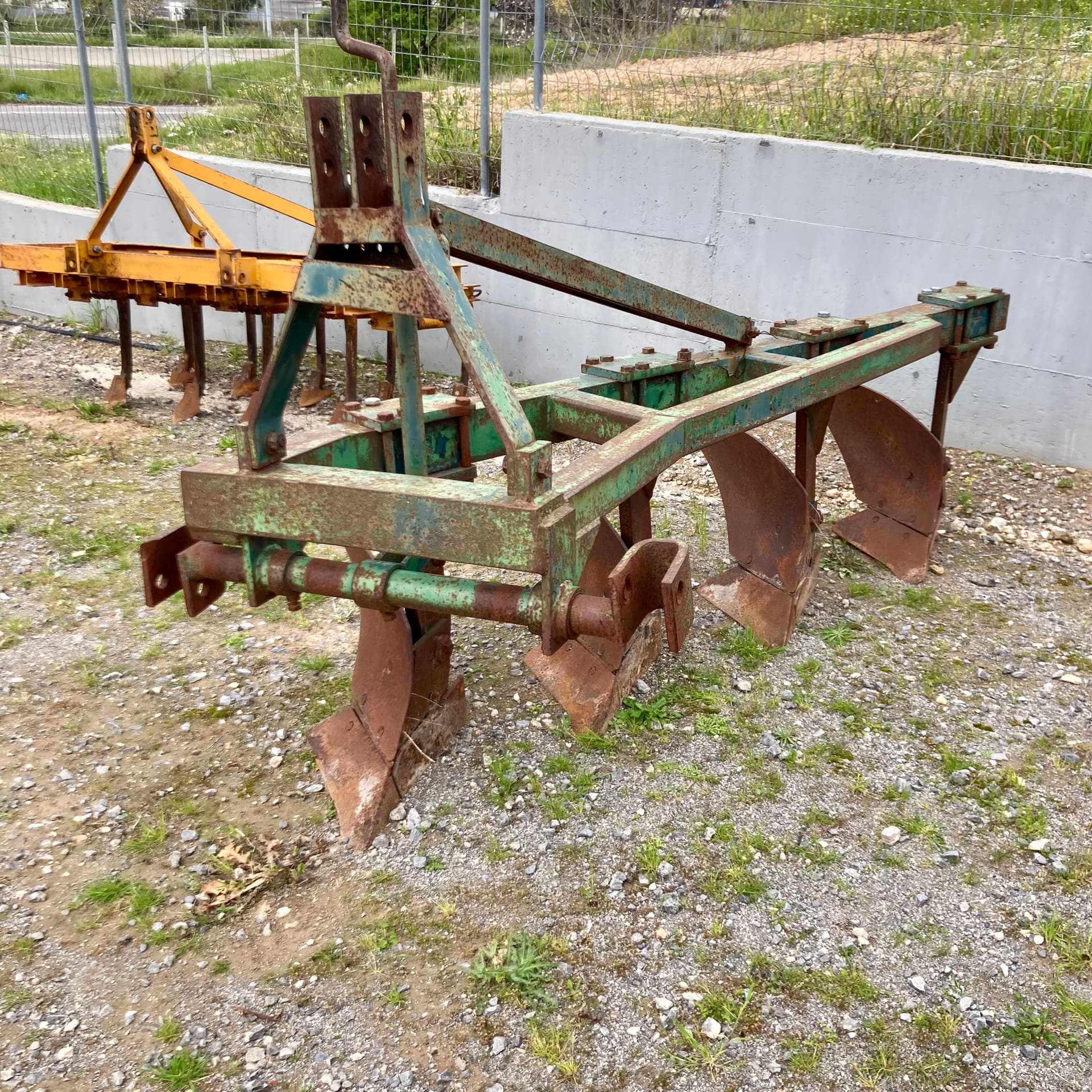 Images of Σαραπάνης 4 ΥΝΟ