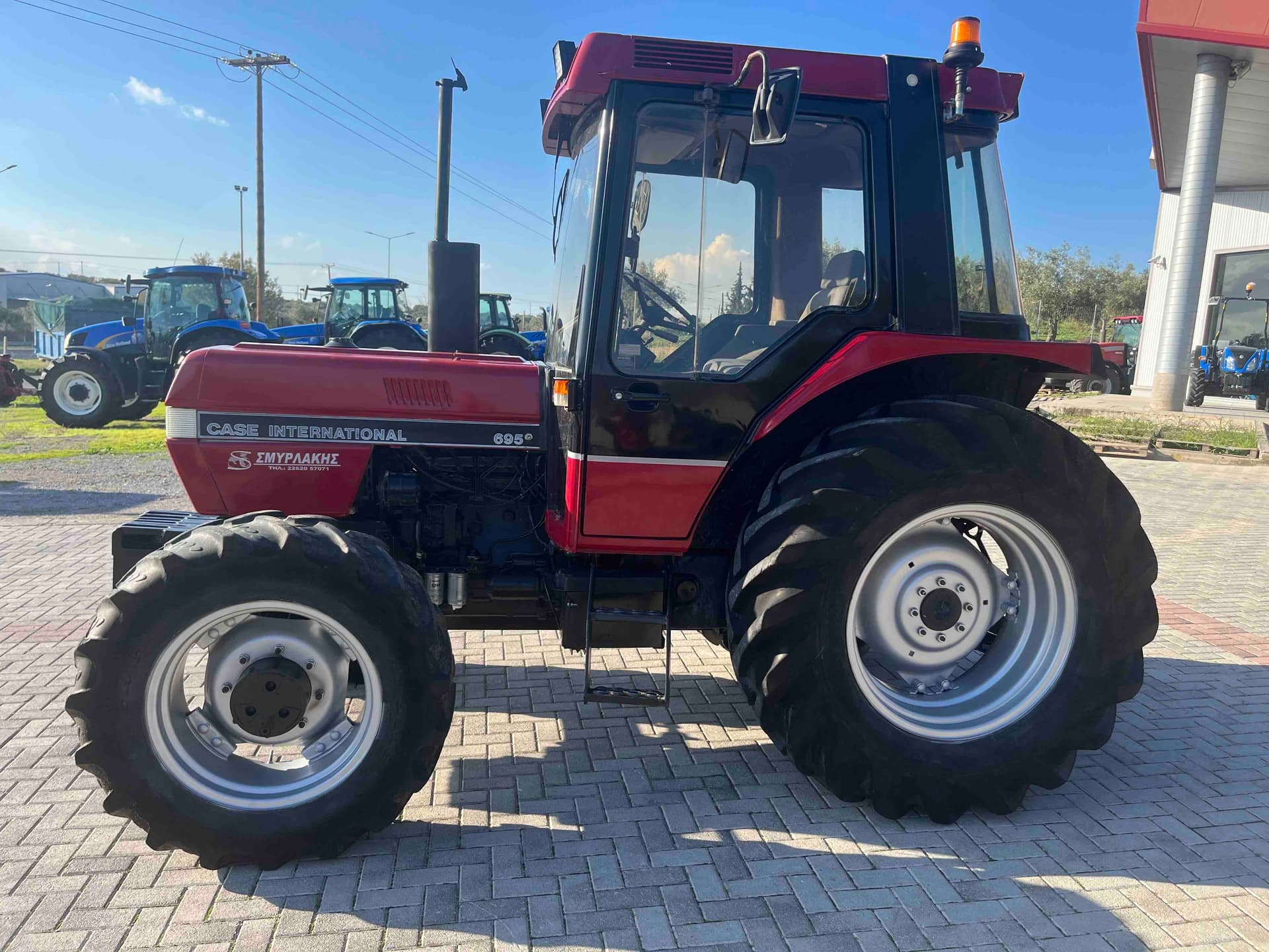 Images of Case International 695