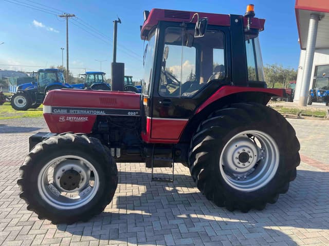 Case International 695