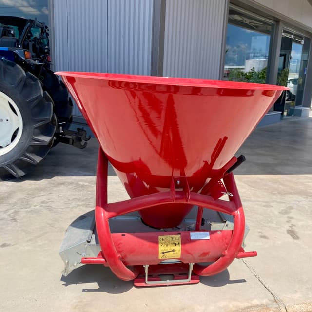 Λιπασματοδιανομέας 500L